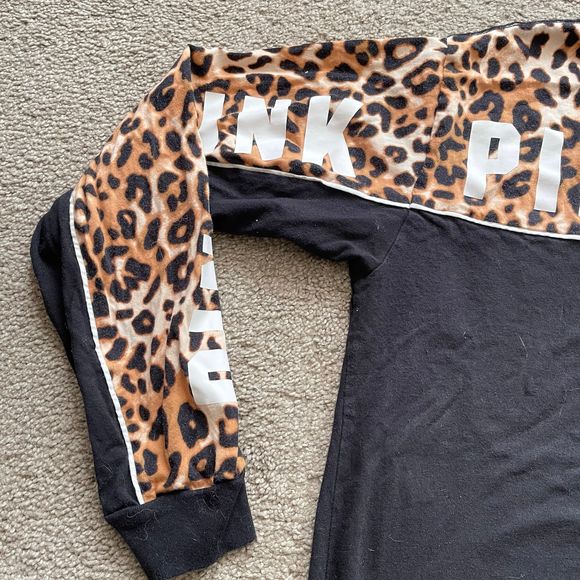 PINK Victoria’s Secret Color Block Long Sleeve Cheetah Campus Tee SZ Small - Picture 6 of 8
